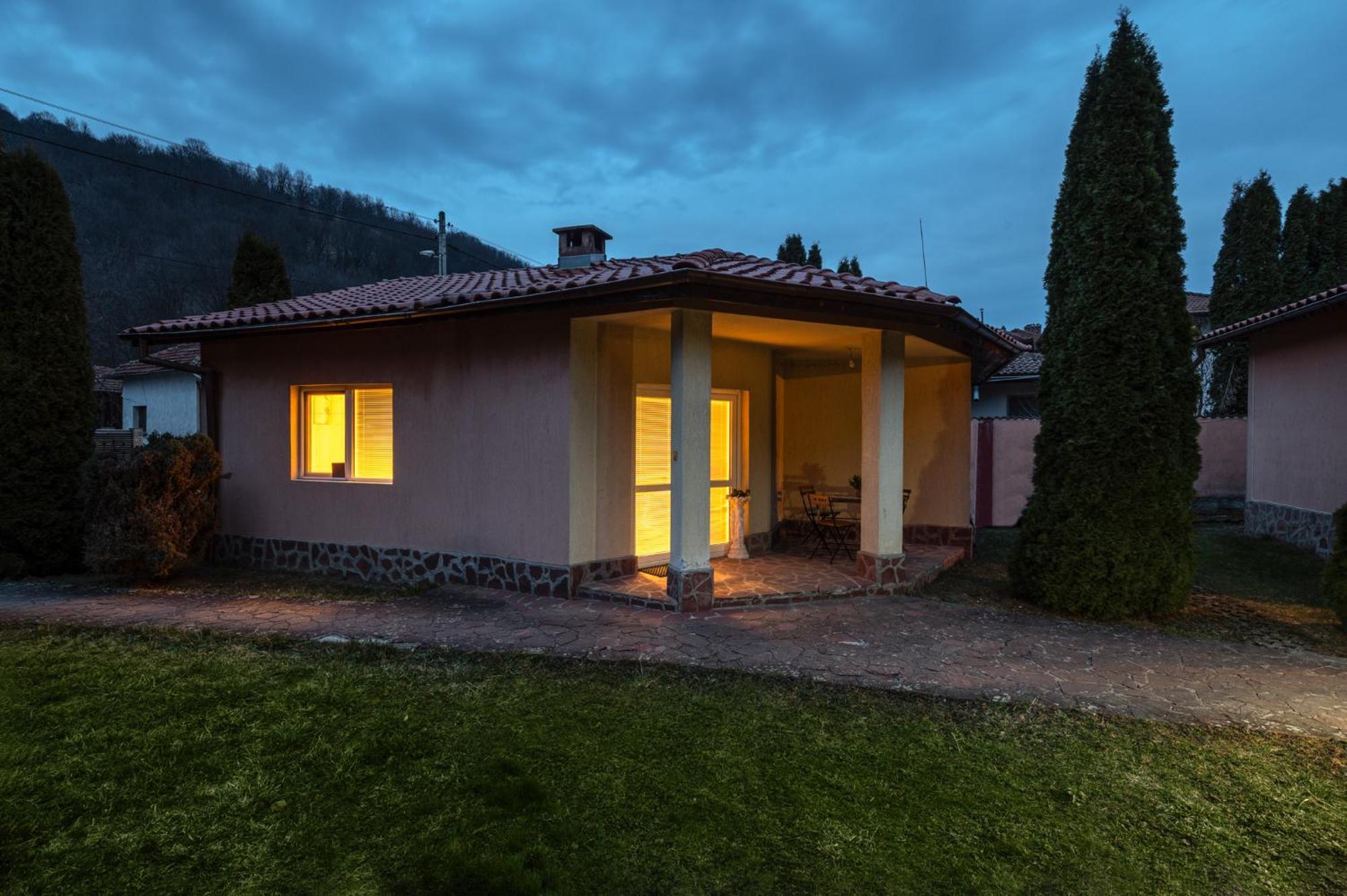 Вили Тихия Кът Ribaritsa Exterior foto