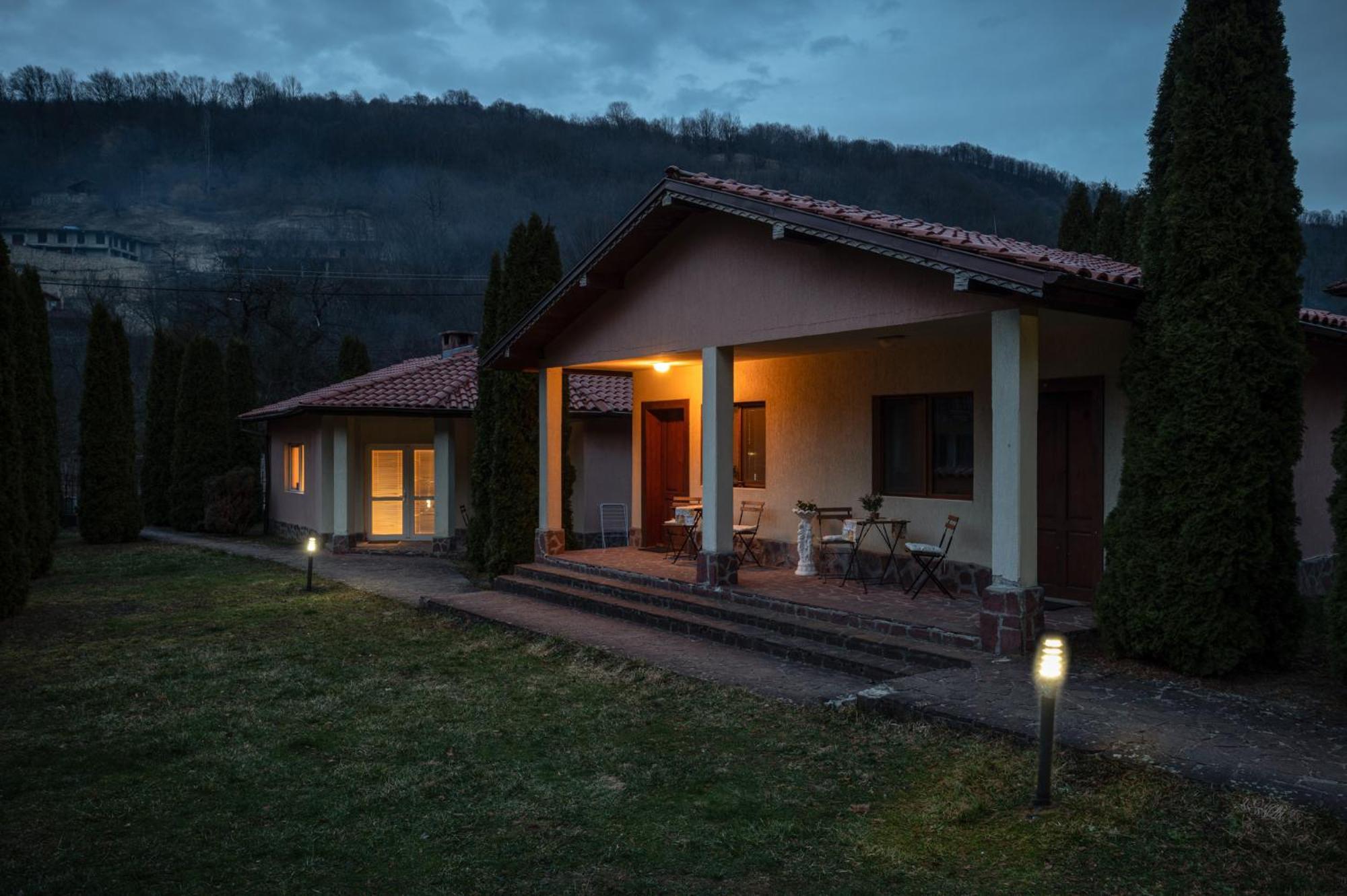 Вили Тихия Кът Ribaritsa Exterior foto